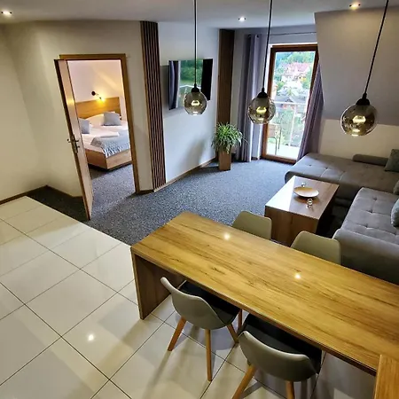 Проживание в семье Kania